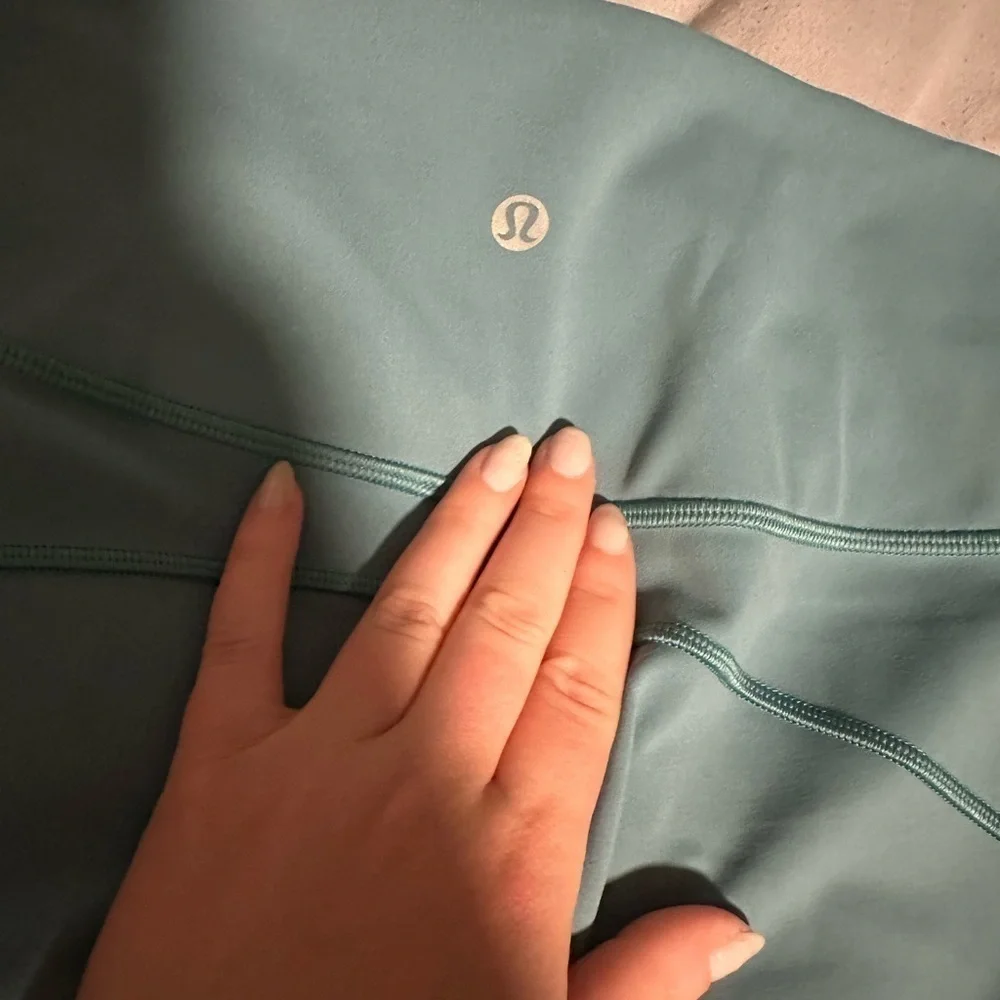 Lululemon cropped leggings